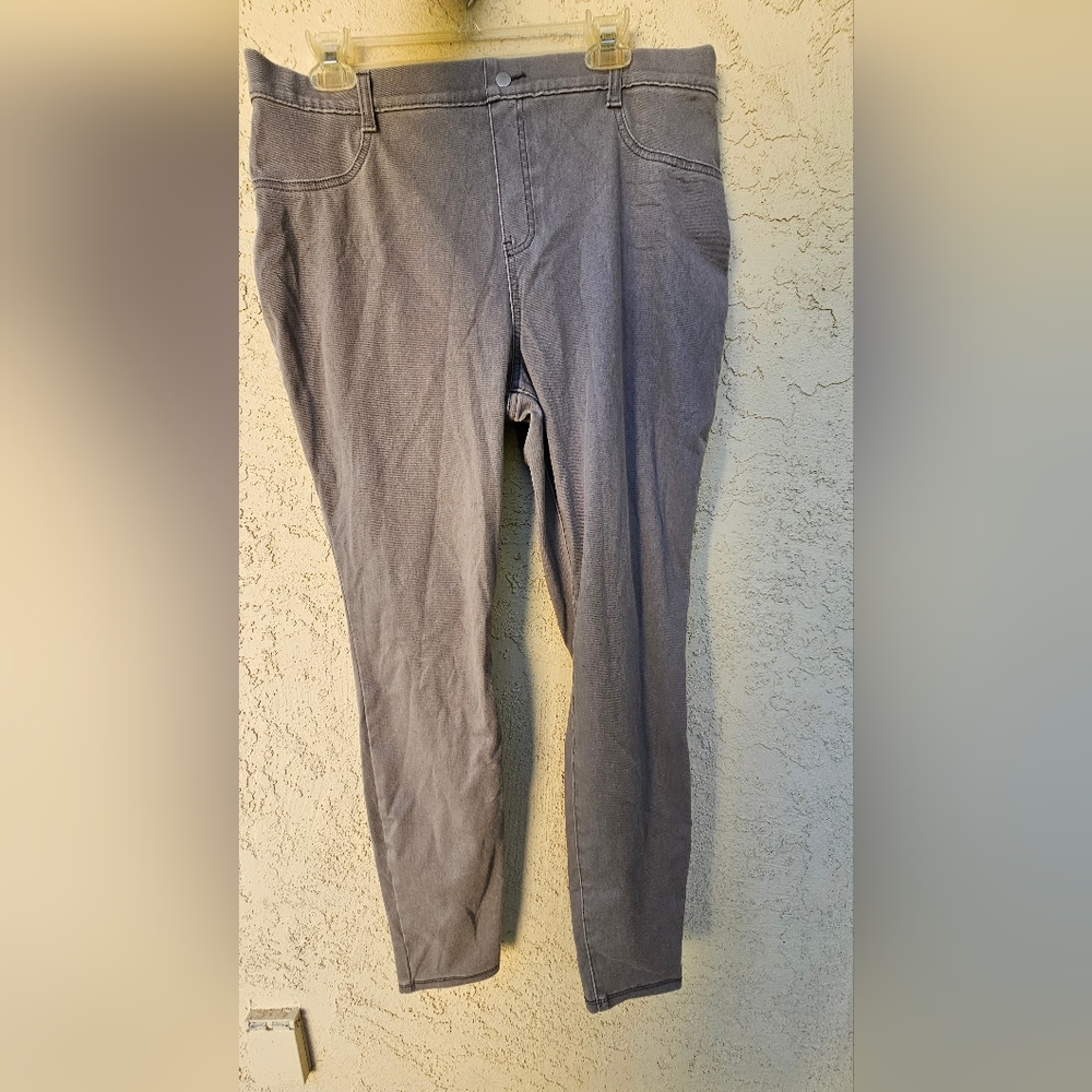 Women's Skinny Jeans in Gray